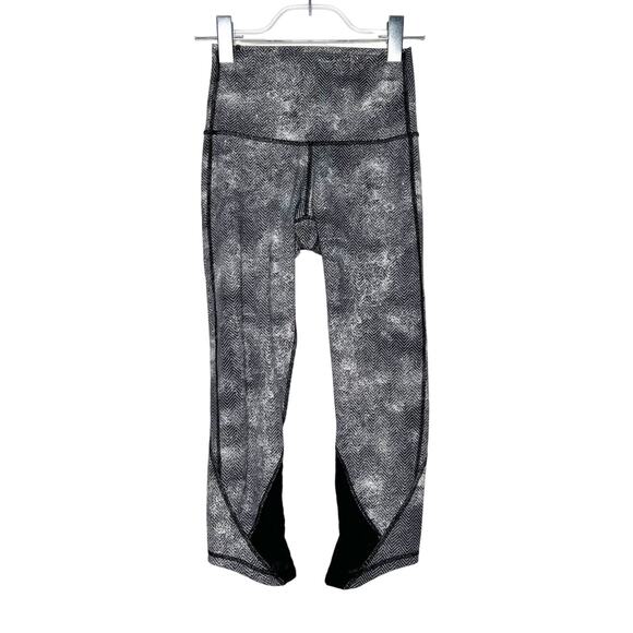 LULULEMON Essential Rhythm Crop Tight Pant Mid Rise Diffusion White Black Size 4 - Picture 4 of 13